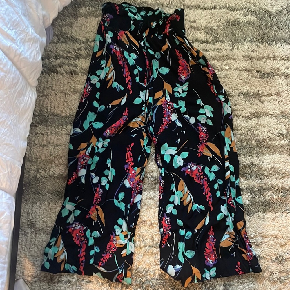 Flowery dress pants